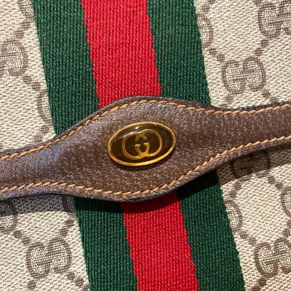 Authentic Gucci clutch - Picture 3 of 11
